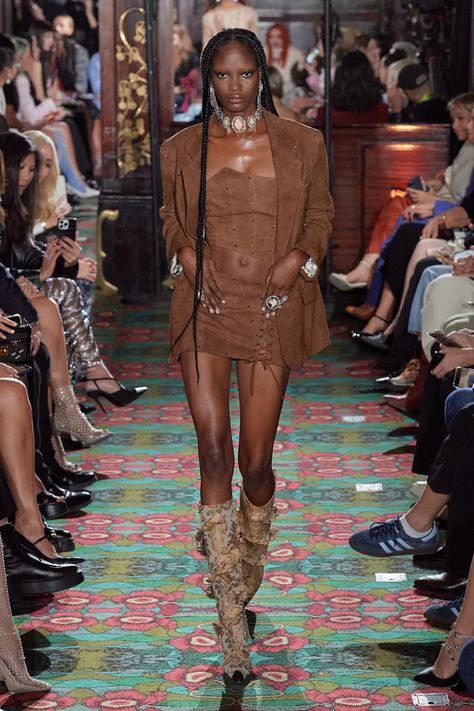 Alessandra Rich Spring 2023 Ready-to-Wear Fashion Show | Vogue Brown Runway, Spring 2023 Ready To Wear, 2023 Ready To Wear Collection, Runway Fashion Couture, Spring 23, 2023 Ready To Wear, B Fashion, Alessandra Rich, Fame Dr