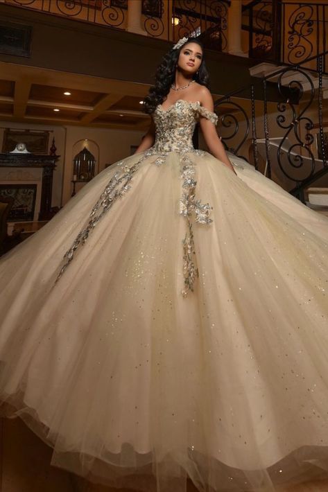 champagne tulle quince dress Gold Wedding Ball Gown, Big Poofy Dresses, Champagne Quinceanera, Champagne Quince, Pastel Prom Dress, Champagne Quinceanera Dresses, Poofy Prom Dresses, Puffy Prom Dresses, Charro Quince