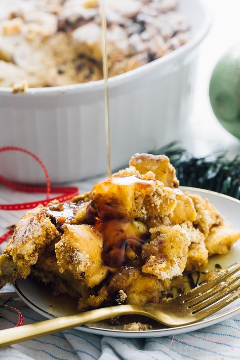 My 25 Favourite Vegan Christmas Recipes for the Best Christmas Table Ever Vegan Christmas Brunch, Overnight Baked French Toast, Baked French Toast Recipe, Vegan Casserole Recipes, Jessica In The Kitchen, Casserole Vegan, Baked French Toast Casserole, French Toast Casserole Overnight, Vegan Casserole