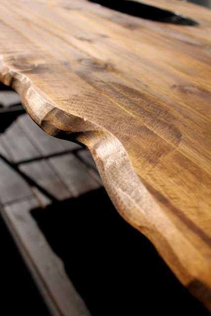 Live Edge Kitchen Table, Diy Live Edge, Hunted Interior, Live Edge Design, The Hunted, Table Cafe, Live Edge Wood, Live Edge Table, Furniture Details