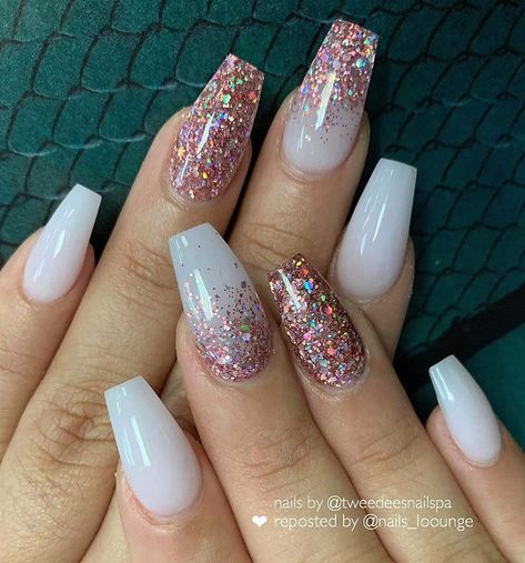 Nails & Beauty 🎀 get inspired! on Instagram: “Beautiful nails 💕 Do you like them?🌼💅🏽 . Follow 💋@nails_loounge ♥- . Follow 💄@nails_loounge  _____ 📸 Artist: @tweedeesnailspa” Rose Gold Nails Glitter, Gold Acrylic Nails, French Pedicure, Gel Pedicure, Milky Nails, Gold Glitter Nails, White Acrylic Nails, Rose Gold Nails, Glamorous Nails