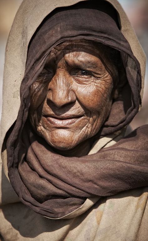 India, old woman, aged, a face that have lived a lifetime, portrait, female, beauty, portrait, photo Old Man Portrait, Elderly Woman, Old Faces, Amedeo Modigliani, Old Woman, Woman Portrait, Human Face, Old People, Male Portrait