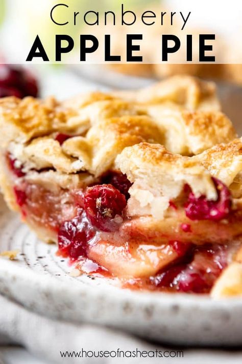 Apple Cranberry Pie Recipe, Cranberry Pie Filling, Cranberry Apple Pie, Cranberry Pie Recipes, Thanksgiving Dessert Table, Dessert Fall, Apple Cranberry Pie, Cranberry Tart, Mouthwatering Desserts