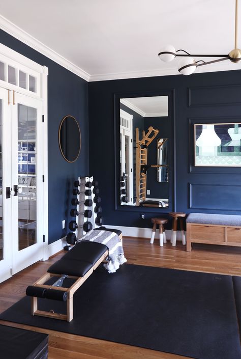 Workout Basement, Dark Modern Home, Ruang Gym, Modern Home Gym, Gym Design Interior, Wellness Room, Workout Room Home, Hague Blue, Basement Gym