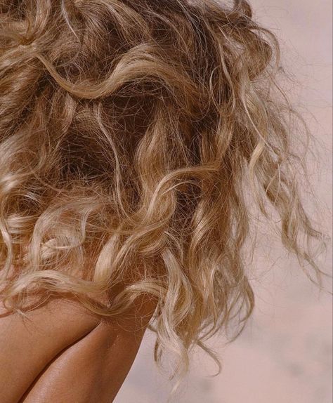 Goddess Braids Tutorial, Curls Aesthetic, Short Blonde Curly Hair, Curly Hair Baby, Medium Length Hair Hairstyles, For Medium Length Hair Hairstyles, Beach Curls, Blonde Curly Hair, Blonde Curls