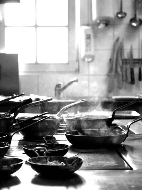 Restaurant Photography, White Images, Food Photography Styling, Restaurant Kitchen, Best Kitchen, Cooking Tools, Pots And Pans, Food Styling, Black Bird