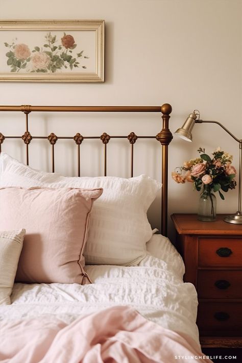 19 Dreamy Cottagecore Bedroom Ideas That Will Transform Your Space - Styling Her Life Clean Cottagecore Bedroom, Vintage Cottagecore Bedroom, Cottage Core Bedrooms, Bedroom Ideas Cottagecore, Cottagecore Bedroom Aesthetic, Cottagecore Aesthetic Bedroom, Pink Vintage Bedroom, Cottagecore Bedding, Cottagecore Bedroom Ideas