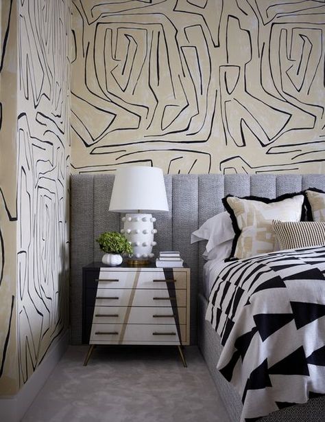 Kelly Wearstler Wallpaper, Kelly Wearstler Interiors, London Chelsea, London Apartment, Neutral Interiors, Kelly Wearstler, Mug Design, Wallpaper Bedroom, Interior Design Firms