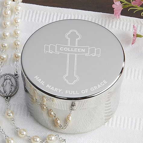 Personalizationmall Full Of Grace Rosary Keepsake Box In Silver - This Full of Grace Rosary Keepsake Box is a special gift for any woman. We can personalize the center of the cross on its lid for you with her name and you can choose one of 6 religious quotes which arc across the bottom of this lovely rosary box. Engraved Jewelry Box, Rosary Case, Rosary Boxes, Meaningful Christmas Gifts, Christian Christmas Gift, Personalized Rosary, Rosary Jewelry, Personalization Mall, Meaningful Christmas