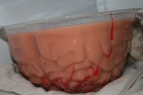 Zombie Themed Food, Brain Jello Mold, Brain Jello, Jello Brain, Easy Food Ideas, Recipes For Halloween, Zombie Food, Peach Jello, Jello Mold Recipes