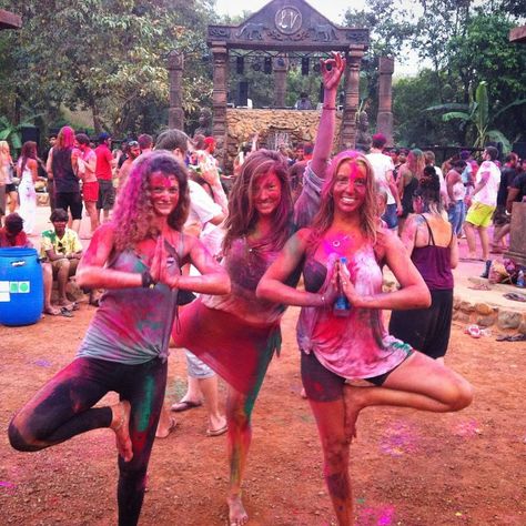 holi photo wishes Holi Fits, Holi Festival Outfit, Holi Party Outfit, Festival Poses, Holi Outfit, Holi 2024, Happy Holi Photo, Holi Party, Holi Festival Of Colours