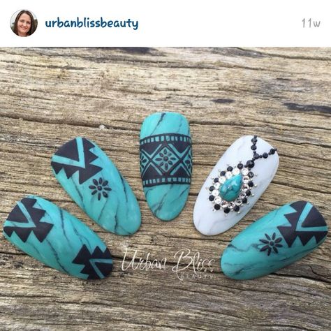 Southwest Nails, Aztec Nail Designs, Nail Art Matte, Turquoise Nail Polish, Aztec Nail Art, Rodeo Nails, Neon Nail Art Designs, Indian Nails, Nails Grunge