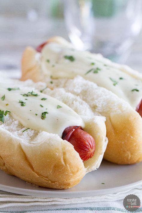 Cordon bleu doesn’t have to mean fancy - these Cordon Bleu dogs have hot dogs wrapped in ham and then topped with a creamy Dijon cheese sauce. Brat Sausage, Creamy Dijon, Gourmet Hot Dogs, Hot Dogs Recipes, Hot Dog Toppings, Burger Dogs, Iowa Girl Eats, Deli Ham, Hot Dog Recipes