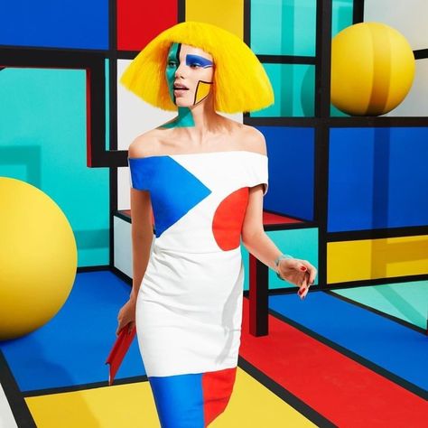 Jessica Walsh, Sing Sing, Pop Art Fashion, Studio Photography Fashion, Art Outfit, Favorite Hairstyles, Bold And Beautiful, Artistic Photography, High Fashion Street Style