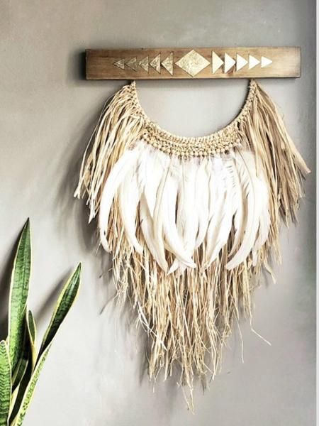 (1) RAFFIA WALL DECOR – TIMBER AND TORCH Raffia Crafts, Wool Wall Hanging, Rooster Feathers, Macrame Wall Hanging Patterns, Bohemian Tapestry, Deco Boheme, Macrame Wall Art, Macrame Patterns Tutorials, Macrame Ideas