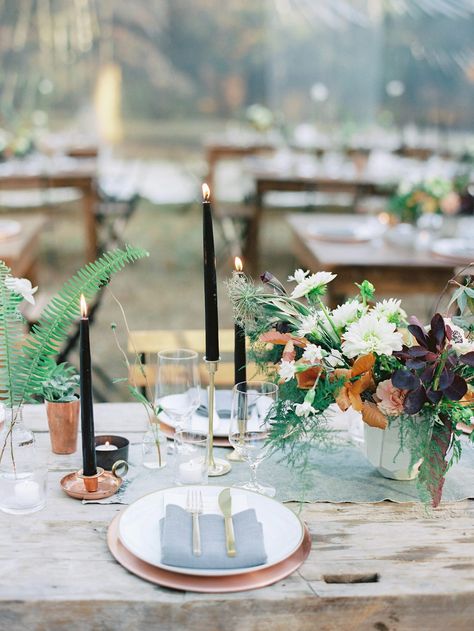 wedding placesetting Floral Candle Centerpieces, Dark Blue Candles, Folded Napkins, Soft Flowers, Flowers And Candles, Gold Wedding Theme, Wedding Floral Centerpieces, Floral Candle, Thanksgiving Table Settings