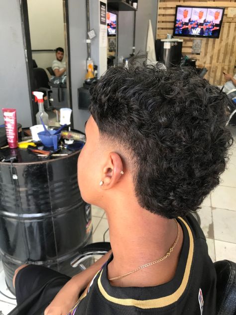 Curly Mullet Boy, Burst Fade Mullet Curly Hair, Hispanic Hairstyles For Men, Burst Fade Curly Hair, Low Burst Fade, Short Curly Mullet, Fohawk Haircut Fade, Mullet Curly Hair, Mullet Mohawk