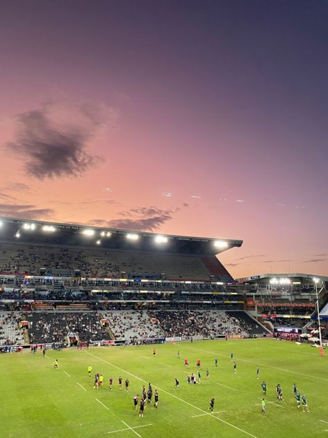 Gaa Pitch Aesthetic, Rugby Profile Pictures, Rugby Pitch Aesthetic, Rugby Game Aesthetic, Rugby Astethic, Rugby Match Aesthetic, Rugby Field Aesthetic, Rugby Aesthetic Boy, Rugby Wife Aesthetic