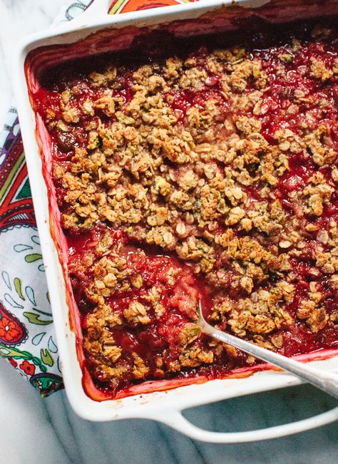 Plum Crisp with Pistachio, Oat and Almond Meal Topping Plum Crisp, Plum Dessert, Cookie And Kate, Almond Cake Recipe, Diy Easy Recipes, Almond Meal, Fruity Desserts, Crisp Recipe, Almond Recipes