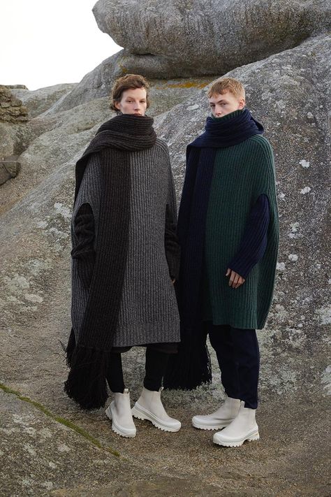 Jil Sander Unveils Collection Inspired By the Great Outdoors – PAUSE Online | Men's Fashion, Street Style, Fashion News & Streetwear Luisa Beccaria, 가을 패션, Jil Sander, Fashion Labels, Unisex Fashion, Night Gown, Christian Dior, Fashion Brand, Fashion News