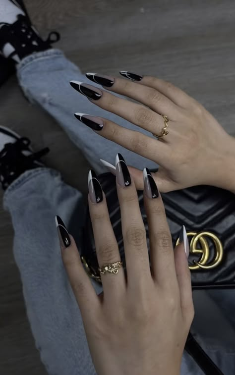 Nails Acrylic Spooky, Witch Nails Acrylic, Black Witchy Nails, Nail Ideas Disney, Nail Designs Y2k, September Nails Designs, Current Nail Trends 2023, Nails Horror, Current Nail Trends