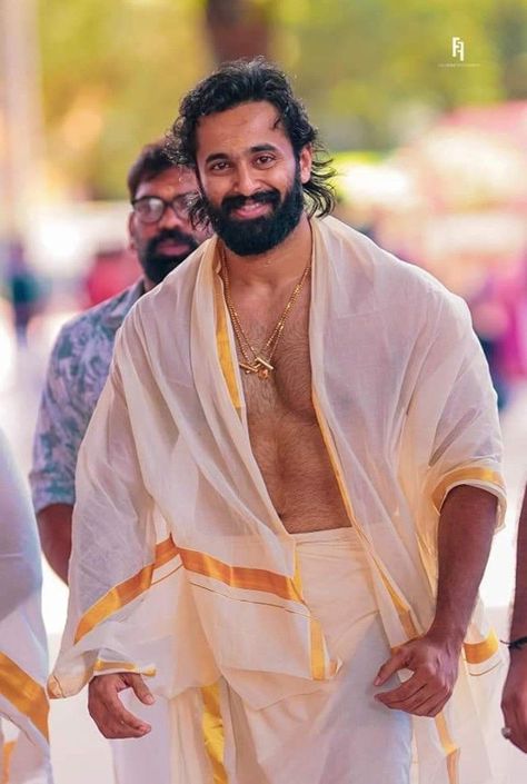 Unni Mukundan Wallpaper, Unni Mukundan, Handsome Indian Men, Indian Male Model, Indian Dress Up, Indian Men, Scruffy Men, Indian Men Fashion, Photographie Portrait Inspiration