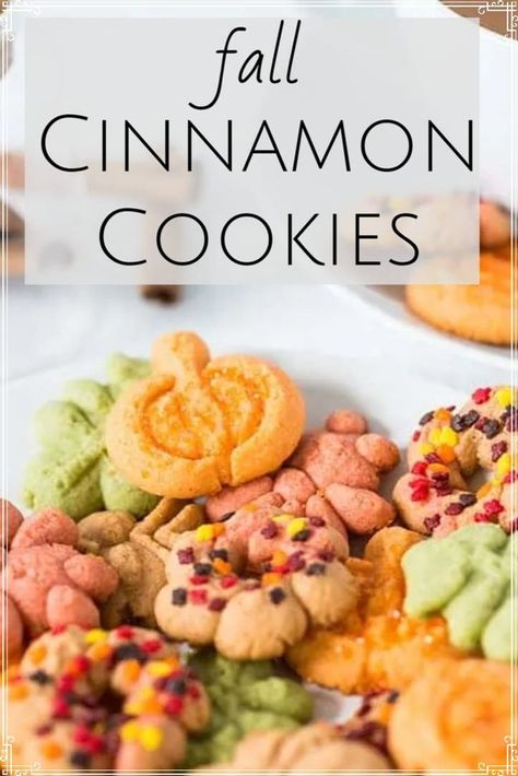 Classic Spritz Cookies, Butter Spritz Cookies, Cookie Table Wedding, Cookie Press Recipes, Cookies With Cinnamon, Christmas Spritz Cookies, Savory Cheesecake, Spritz Cookie Recipe, Leaf Cookies