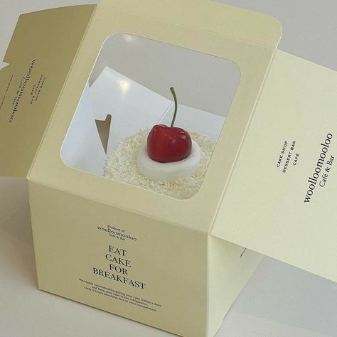 Toko Aesthetic, Cupcake Branding, Bakery Branding Design, Aesthetic Cafes, Cake Boxes Packaging, Bakery Packaging Design, Birthday Cake Design, Takeaway Packaging, Cake Branding