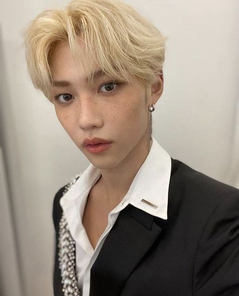 W Korea, Love My Boyfriend, Lee Felix, Felix Stray Kids, Unique Image, K Idols, Lee Know, Instagram Update, K Pop