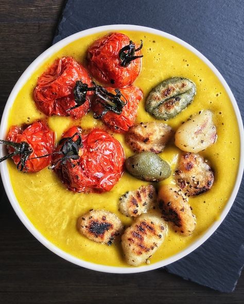 Healthy Pumpkin Gnocchi Soup with Roasted Tomatoes (Vegan) Coconut Milk Gnocchi, Vegan Pumpkin Gnocchi, Gnocchi Pumpkin, Vegan Gnocchi, Vegan Bites, Cozy Soups, Vegan Pumpkin Soup, Pumpkin Gnocchi, Creamy Pumpkin Soup