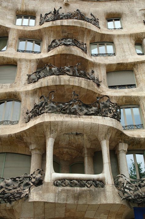 Barcelona Photoblog: La Pedrera or Casa Mila by Gaudi: Balconies ... Gaudi Buildings, Casa Mila, Architecture Cool, Gaudi Architecture, Barcelona Architecture, Gaudi Barcelona, La Pedrera, Antonio Gaudí, Antoni Gaudi