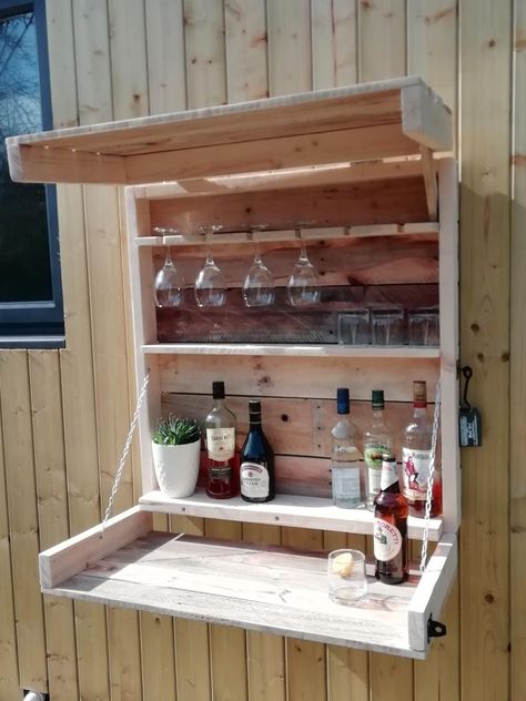 Bar Outside, Bar En Palette, Bar En Plein Air, Pull Down Bar, Bbq Store, Drop Down Bar, Wall Bars, Pallet Bar Diy, Diy Outdoor Bar