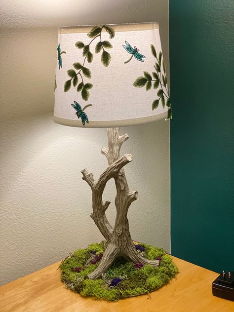 Dragon Fly Decor, Moss Themed Bedroom, Woodland Bedroom Ideas Adults, Cute Nature Themed Bedroom, Diy Forest Bedroom Decor, Fairy Garden Themed Bedroom, Forest Inspired Room, Woodland Fairy Room, Moss Nursery