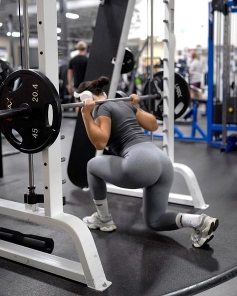 Kazzandra Fetters on Instagram: "LEG DAY🦵🏽 Swipe for the full workout! This one left me feeling SO sore😤  1) Elevated cable split squats  2) Good mornings 3) Hamstring curls 4) Cable squats - heels elevated 5) Cable single leg deadlift 6) Smith machine reverse lunge  Top: @younglaforher  Leggings: @nvgtn   CODE: KZ" Cable Squats, Split Squats, Single Leg Deadlift, Hamstring Curls, Smith Machine, Full Workout, Glute Workout, Split Squat, Reverse Lunges