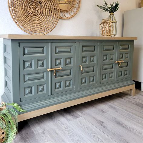 Holly Klaus | Blend Furniture Studio on Instagram: “Saturday morning eye candy! This stunning Drexel buffet got a makeover in the color Everett by Fusion Mineral Paint. I've been wanting to…” Glazing Painted Furniture, Drexel Dresser, French Kitchen Design, Painted Buffet, Furniture Studio, Antiquing Glaze, French Kitchen, Inspire Me Home Decor, Diy Furniture Renovation