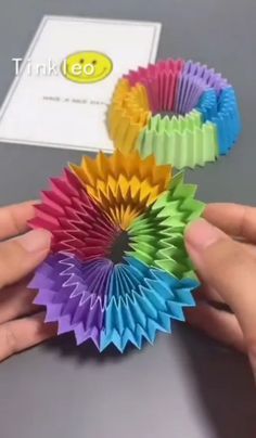 Hair Sports, Hadiah Diy, Kraf Kertas, Folding Origami, Instruções Origami, Paper Craft Diy Projects, Sports Hairstyles, Kraf Diy, Origami Crafts Diy