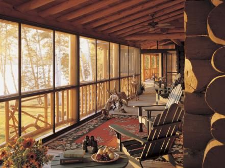 Rustic Sunroom, Seaside Bedroom, Cabin Porch, Cabin Designs, Cabin Chic, Balkon Decor, Porch Plans, Building A Porch, Enclosed Porches