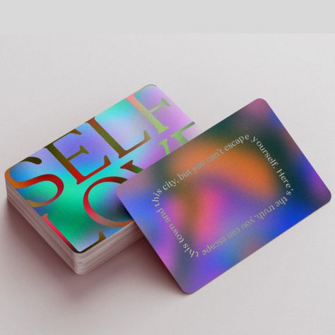 10 Striking Business Card Trends of 2022 (+ 40 Examples) - Looka