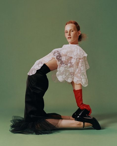 FARFETCH ‘Open Doors to a World of Fashion’ Campaign Lotta Volkova, Harley Weir, Lace Cape, Fashion Aesthetics, Open Doors, Yoga Fashion, Lace Fashion, Global Fashion, Fashion Photo