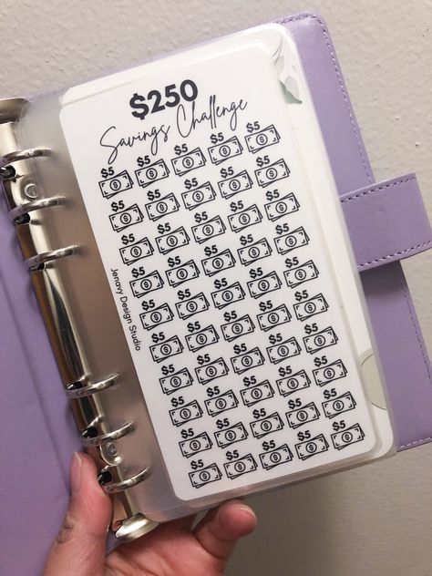 Savings Folder, Money Saving Book, Budget Book Ideas, 2000 Savings Challenge, Diy Savings Box Ideas, Savings Binder, Diy Savings Binder, Money Binder, Budget Binder Ideas