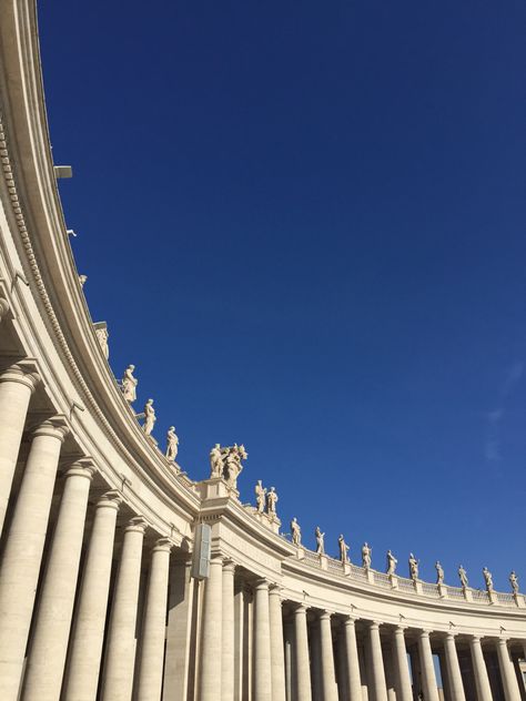 no clouds blue sky the vatican rome italy summer sunny Vatican Museum Aesthetic, Vatican Aesthetic, Rome Aesthetic, Young Pope, Vatican Rome, Vatican Museum, Italy Vibes, Italy Summer, Vatican Museums