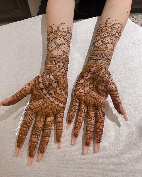 Henna Designs Heavy, Heavy Mehendi Designs, Full Palm Mehndi Design, Henna Designs Hand Simple, Indian Henna Designs, Palm Mehndi, Back Hand Mehndi Design, Front Mehndi Design, Palm Mehndi Design