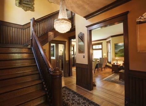 Stained Wainscoting Ideas Victorian Homes Interior, Installing Wainscoting, Wainscoting Styles, White Molding, Victorian Home Interior, Grey Dining Room, Homes Interior, Entry Way, Dining Room Walls