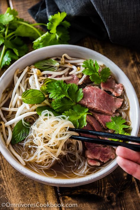 Healthy Pho, Pho Soup Recipe, Pho Noodle Soup, Pho Noodles, Vietnamese Pho, Pho Soup, Pho Recipe, Rice Noodle, Asian Soup