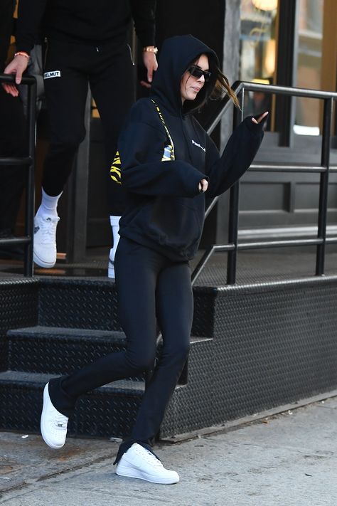 Black Legging Street Style, Kendall Jenner Outfits Casual, Kendall Jenner Street Style, Models Off Duty Style, Kendall Style, High Street Fashion, Kendall Jenner Outfits, Jenner Outfits, January 19