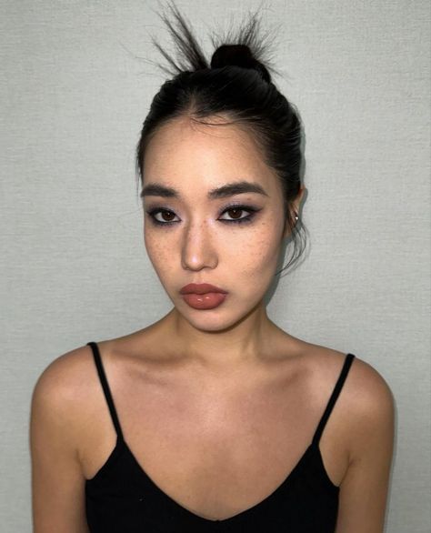 korean makeup frecklesmakeup styles glass skin korean makeup aesthetic clothes cute makeup looks pretty selfies selfie aesthetic model makeup inspo makeup inspiration sleek bun hairstyle insta photo ideas hairstyle inspo photo inspo ulzzang makeup Korean Makeup Aesthetic, Makeup Looks Pretty, Aesthetic Clothes Cute, Sleek Bun Hairstyles, Feminine Makeup, Skin Korean, Inspo Makeup, 90s Makeup, Selfie Aesthetic