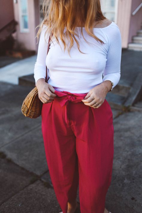 8 PAPER BAG BOTTOMS FOR CURVY WOMEN. Pink paper bag pants from Asos and a list of pants that will flatter curvy women. Photographed in North Beach, San Francisco by Whimsy Soul. READ LIST HERE: http://whimsysoul.com/8-paper-bag-pants-curvy-women/8 Pink Paper Bag Pants, North Beach San Francisco, Beach San Francisco, Paper Bag Pants, Bag Pants, Read List, Paper Bag Shorts, Shirred Dress, Trendy Swimwear