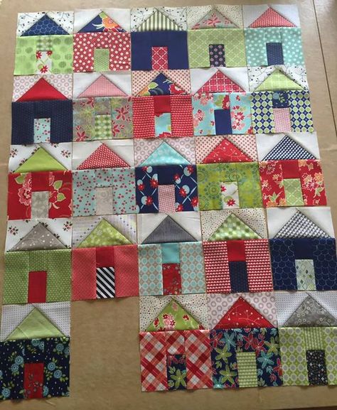 Pat sloan group of villages Colchas Quilting, House Quilt Block, House Quilt Patterns, Block House, Quilt Care, House Quilts, Quilt Block Tutorial, Scrappy Quilt, Patchwork Quilting