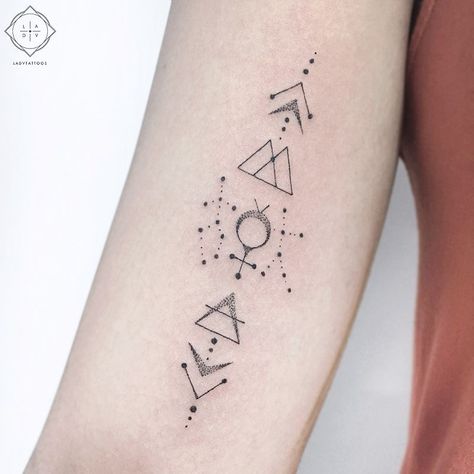 Gemini and all the aspects (air alchemy symbol, mercury as the planet, the constellation, and minimal symbol to replace the conventional… Geometric Gemini Tattoo, Gemini Tattoo Designs, Astrology Tattoo, Horoscope Tattoos, Saved Tattoo, Tattoos Mandala, Gemini Tattoo, Zodiac Sign Tattoos, Tattoos Geometric