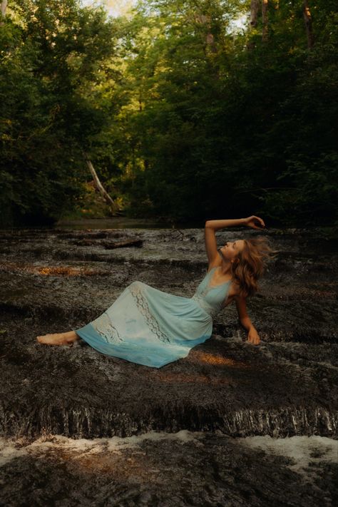 Waterfall Senior Pictures, Waterfall Photoshoot Ideas, Fairy Lifestyle, Water Senior Pictures, Earthy Photoshoot, River Photoshoot, Fountain Photography, Senior Year Fun, Senior Photoshoot Poses